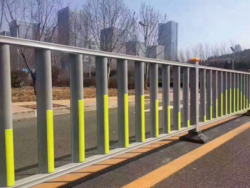 防眩闆護欄多少錢(qian)一米