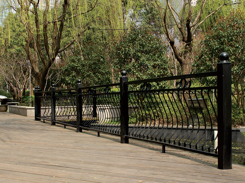 景(jing)觀(guan)護(hu)欄(lan)廠傢