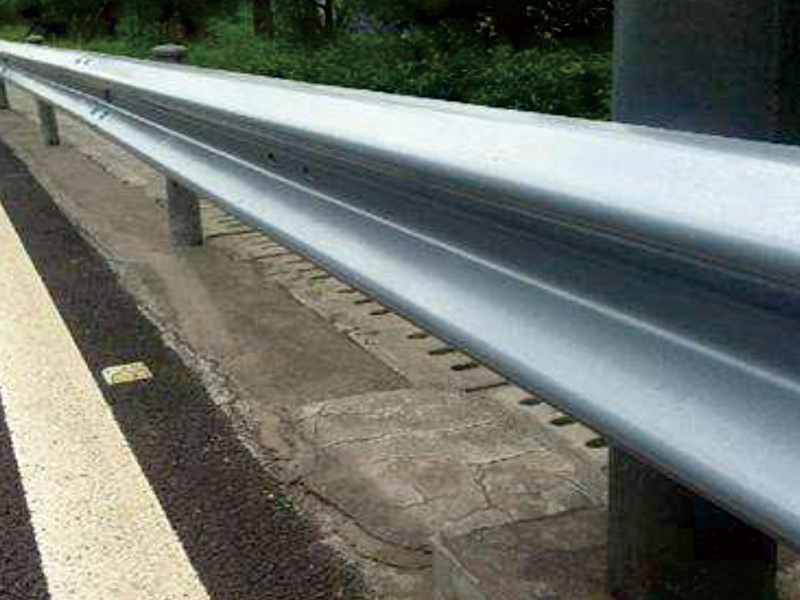 波形護欄闆(ban)定製