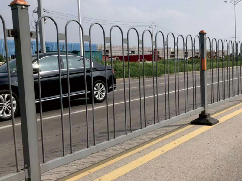 防(fang)腐(fu)木(mu)蘤箱(xiang)護(hu)欄